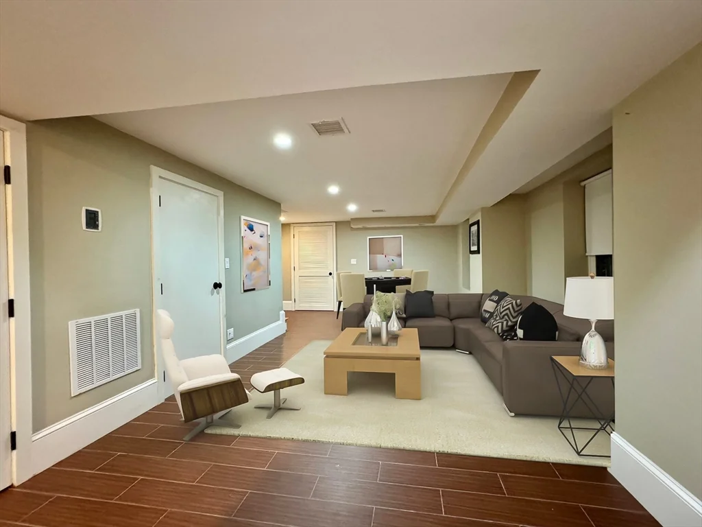 3 bed, 3 bath apartment for rent at 97 Kinnaird St Unit 1, Riverside — photo 20 of 23