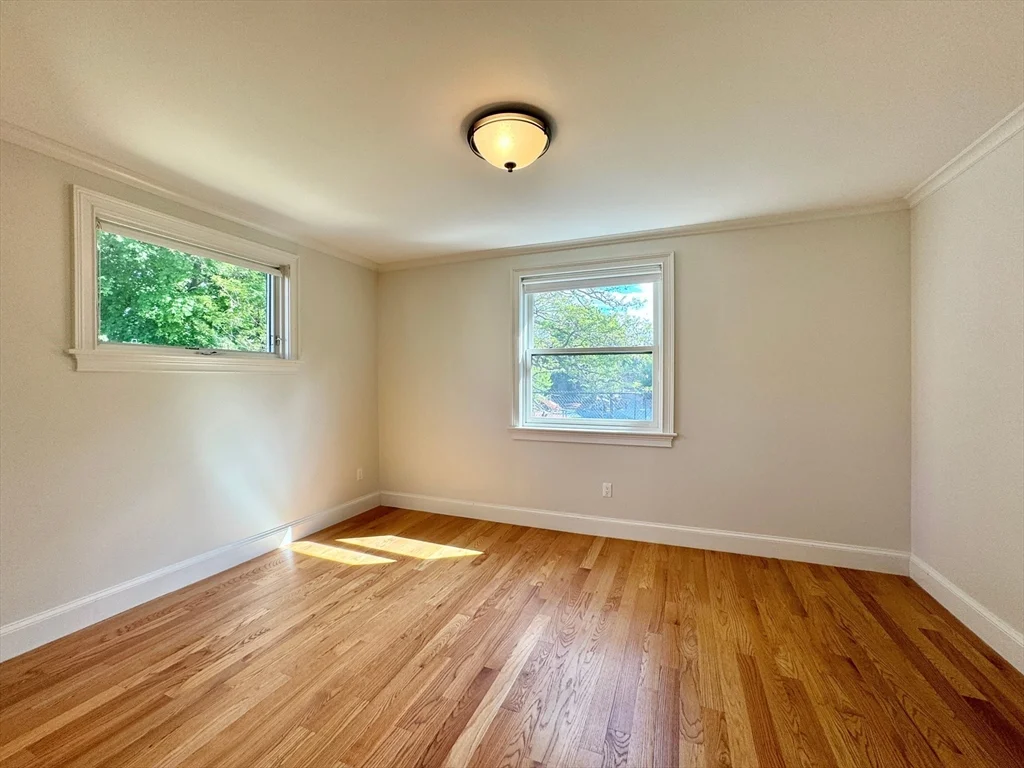 3 bed, 3 bath apartment for rent at 97 Kinnaird St Unit 1, Riverside — photo 11 of 23