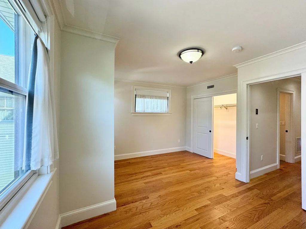 3 bed, 3 bath apartment for rent at 97 Kinnaird St Unit 1, Riverside — photo 14 of 23