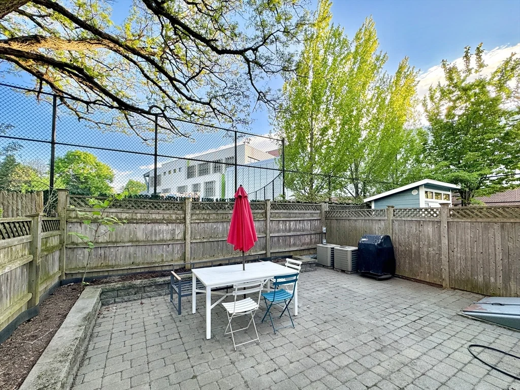 3 bed, 3 bath apartment for rent at 97 Kinnaird St Unit 1, Riverside — photo 23 of 23