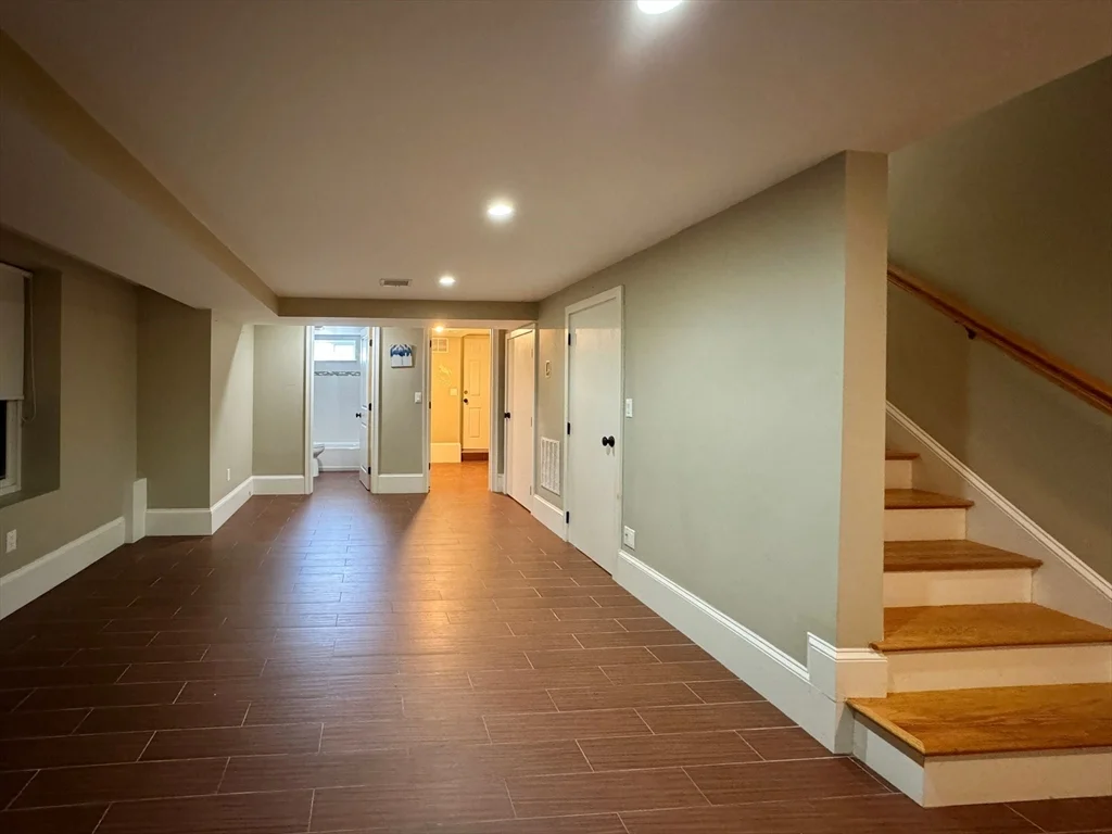 3 bed, 3 bath apartment for rent at 97 Kinnaird St Unit 1, Riverside — photo 22 of 23