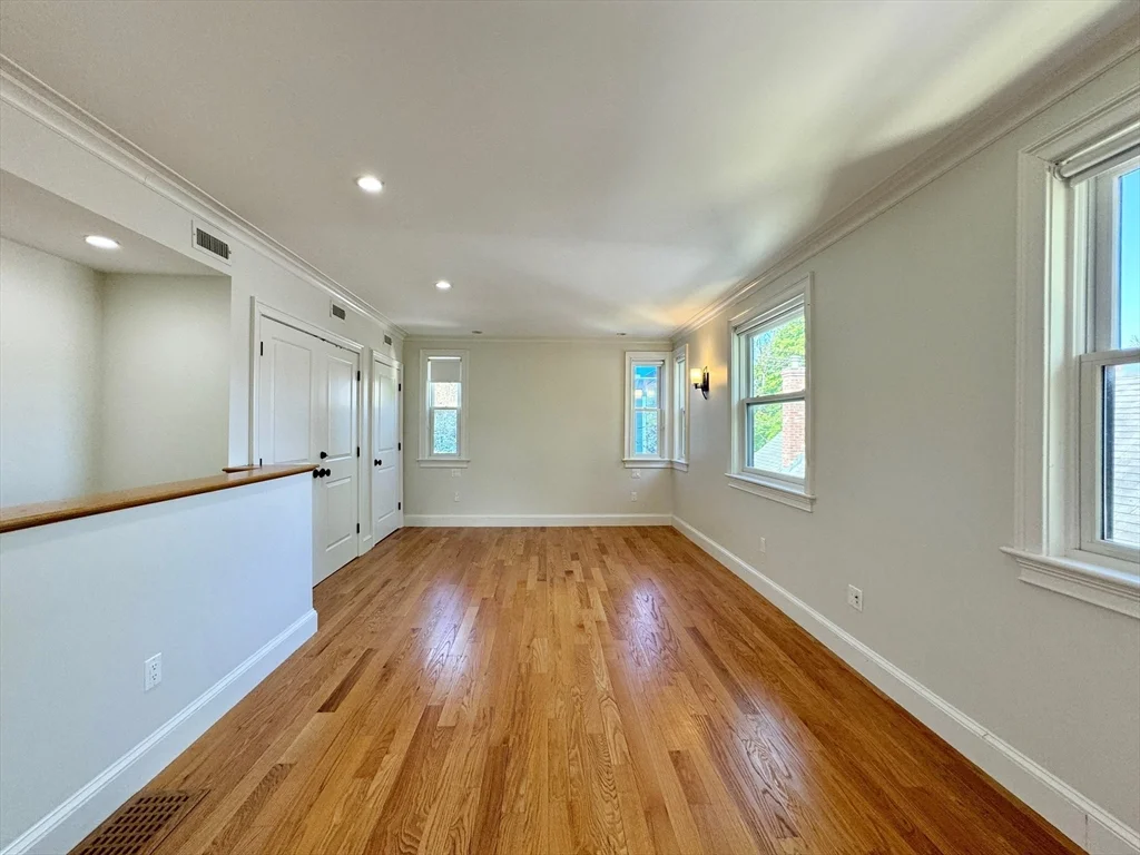 3 bed, 3 bath apartment for rent at 97 Kinnaird St Unit 1, Riverside — photo 18 of 23