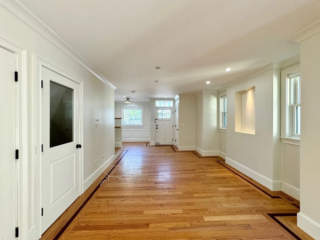 3 bed, 3 bath apartment for rent at 97 Kinnaird St Unit 1, Riverside — photo 6 of 23