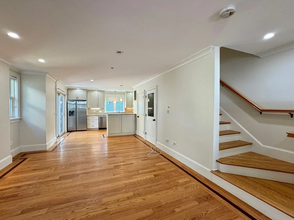 3 bed, 3 bath apartment for rent at 97 Kinnaird St Unit 1, Riverside — photo 5 of 23