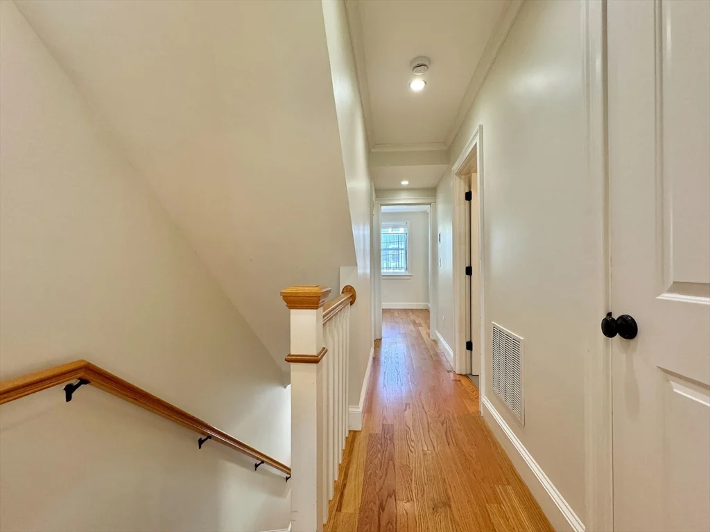 3 bed, 3 bath apartment for rent at 97 Kinnaird St Unit 1, Riverside — photo 10 of 23