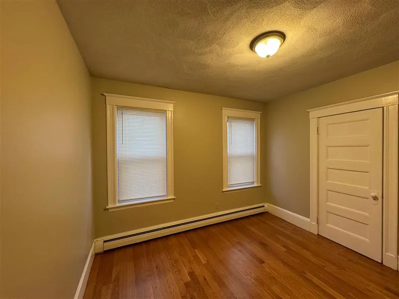 3 bed, 1.5 bath apartment for rent at 97 Marion St Unit 1a, Ward Two — photo 12 of 18