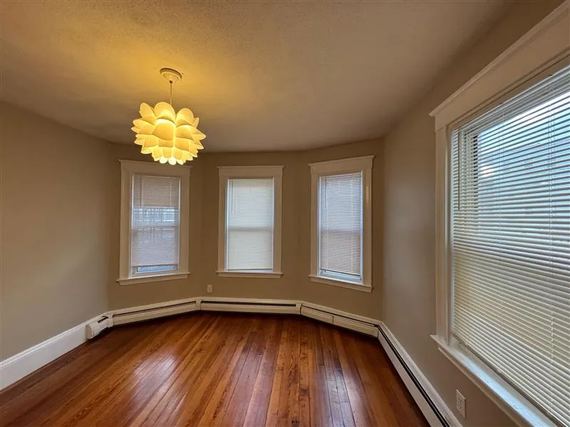 3 bed, 1.5 bath apartment for rent at 97 Marion St Unit 1a, Ward Two — photo 3 of 18