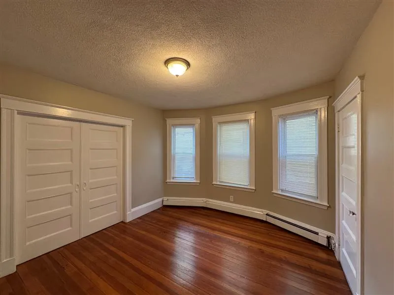 3 bed, 1.5 bath apartment for rent at 97 Marion St Unit 1a, Ward Two — photo 8 of 18