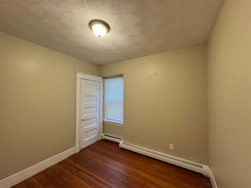 3 bed, 1.5 bath apartment for rent at 97 Marion St Unit 1a, Ward Two — photo 13 of 18