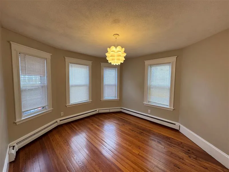 3 bed, 1.5 bath apartment for rent at 97 Marion St Unit 1a, Ward Two — photo 2 of 18