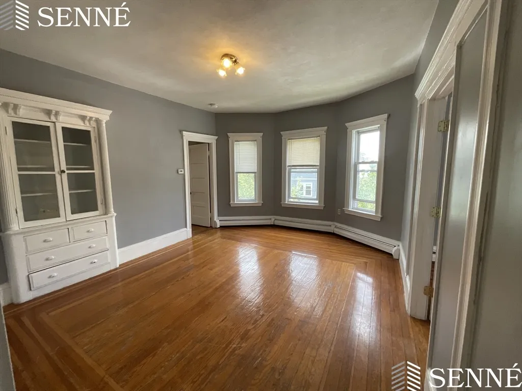 3 bed, 1 bath apartment for rent at 97 Morrison Ave Unit 2, Powder House Square — photo 4 of 15