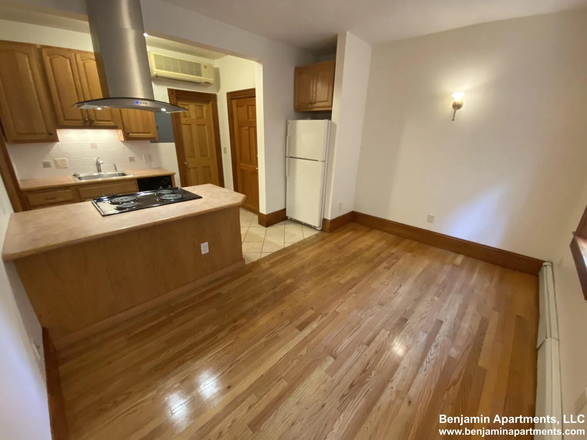 2 bed, 1 bath apartment for rent at 97 Myrtle St Unit 1, Beacon Hill — photo 10 of 23