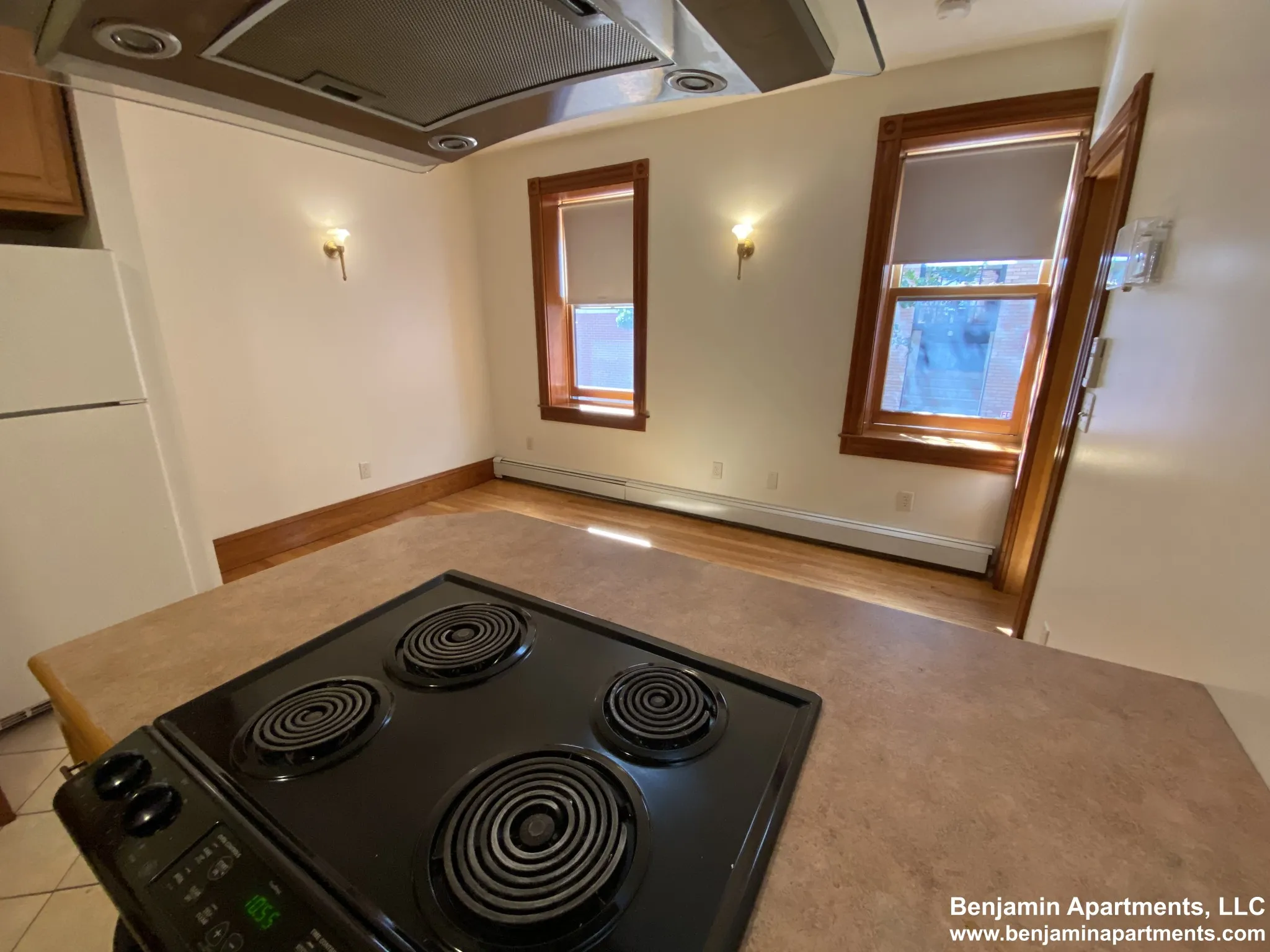 2 bed, 1 bath apartment for rent at 97 Myrtle St Unit 1, Beacon Hill — photo 3 of 23