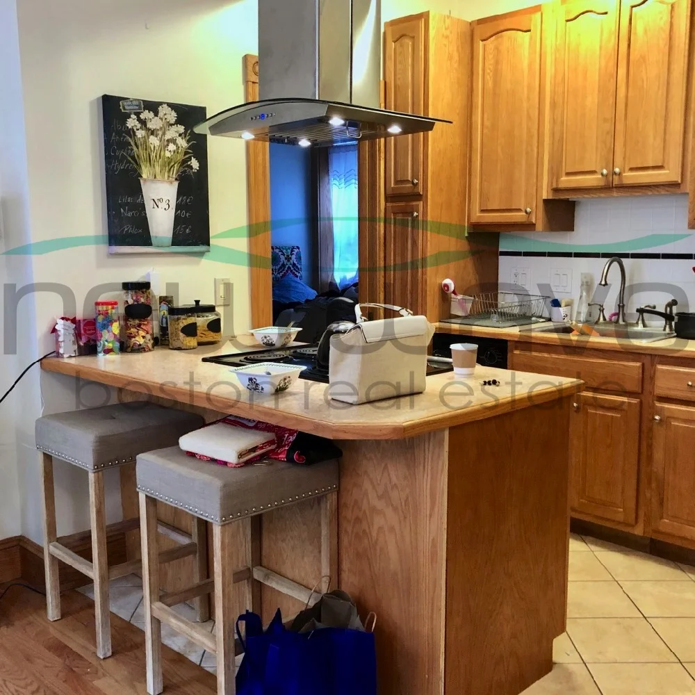 2 bed, 1 bath apartment for rent at 97 Myrtle St Unit 2, Beacon Hill — photo 4 of 5