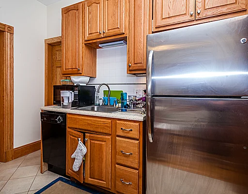 3 bed, 1 bath apartment for rent at 97 Myrtle St Unit 8, Beacon Hill — photo 5 of 11