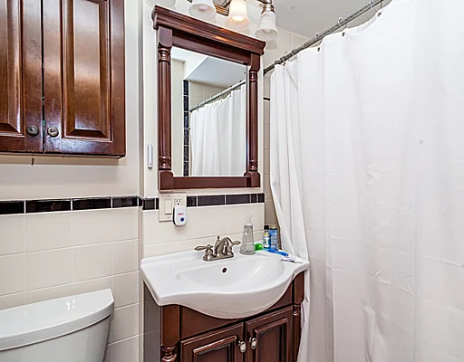 3 bed, 1 bath apartment for rent at 97 Myrtle St Unit 8, Beacon Hill — photo 11 of 11