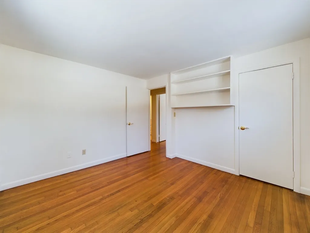 3 bed, 2 bath apartment for rent at 97 Old Post Rd, Sharon — photo 6 of 12