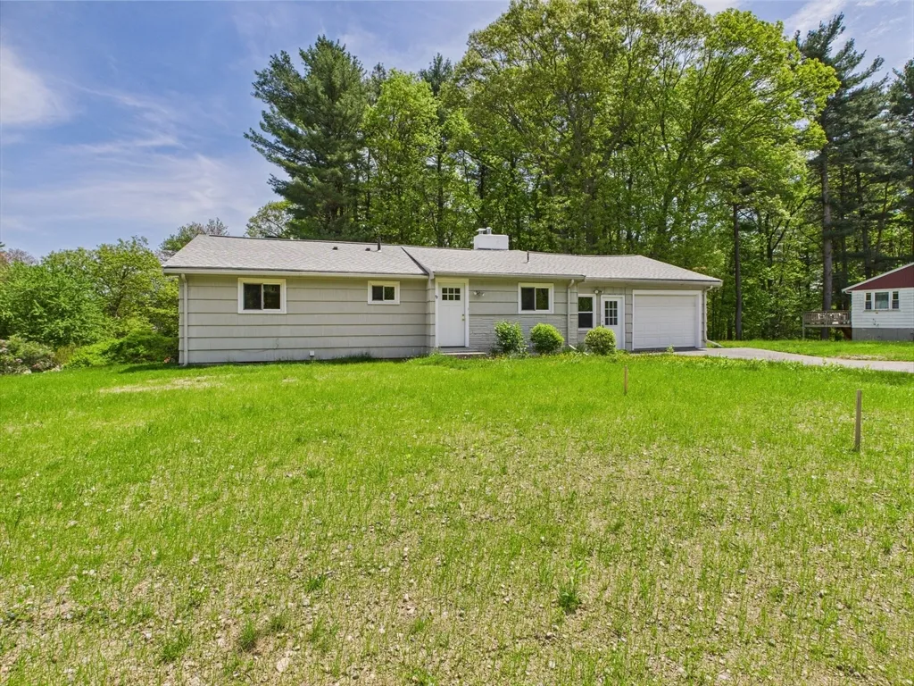 3 bed, 2 bath apartment for rent at 97 Old Post Rd, Sharon — photo 12 of 12