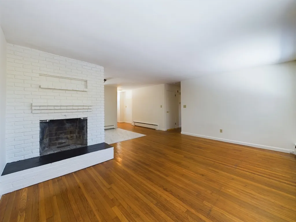 3 bed, 2 bath apartment for rent at 97 Old Post Rd, Sharon — photo 2 of 12