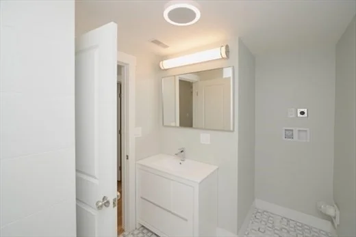 3 bed, 2 bath apartment for rent at 97 Robey St Unit A, Dorchester — photo 7 of 8