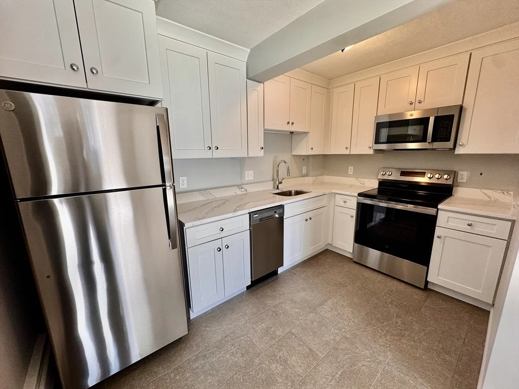 1 bed, 1 bath apartment for rent at 97 Spring St Unit A3, West Roxbury — photo 2 of 10
