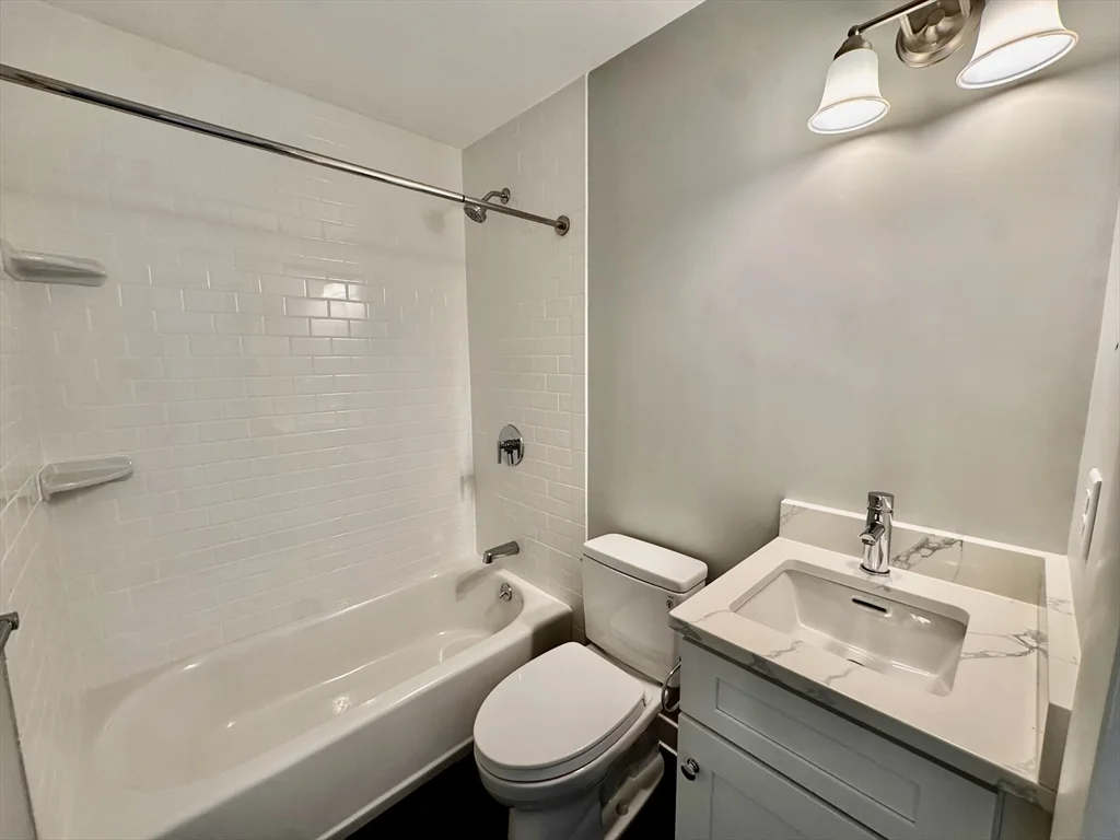 Studio bed, 1 bath apartment for rent at 97 Spring St Unit A5, West Roxbury — photo 3 of 5