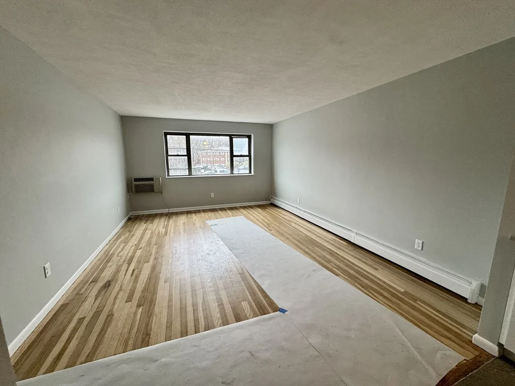2 bed, 1 bath apartment for rent at 97 Spring St Unit B7, West Roxbury — photo 3 of 10