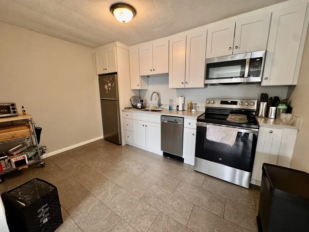 1 bed, 1 bath apartment for rent at 97 Spring St Unit C5, West Roxbury — photo 5 of 12