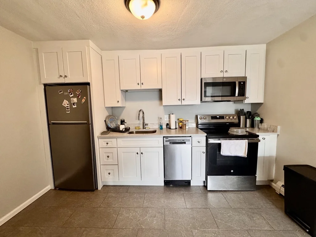 1 bed, 1 bath apartment for rent at 97 Spring St Unit C5, West Roxbury — photo 6 of 12