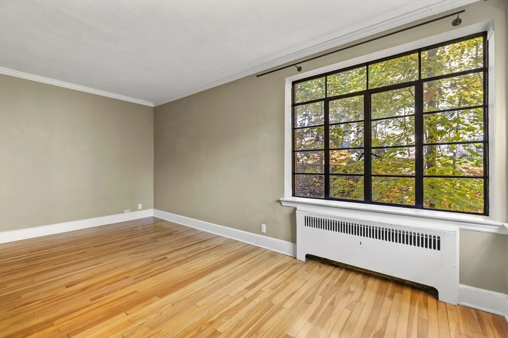 2 bed, 1 bath apartment for rent at 97 Strathmore Rd Unit 8, Brighton