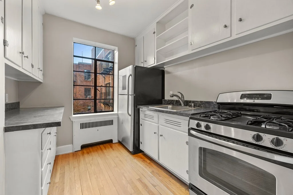 2 bed, 1 bath apartment for rent at 97 Strathmore Rd Unit 97-8, Brighton — photo 7 of 18