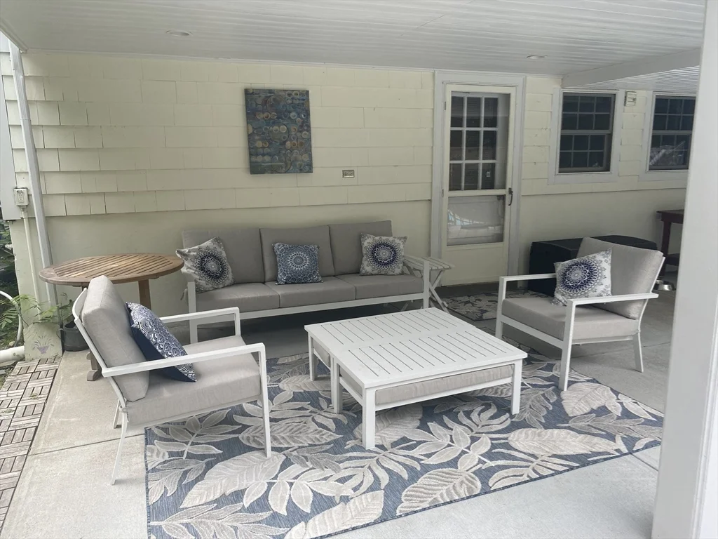 3 bed, 2 bath apartment for rent at 97 Walnut St, Natick — photo 14 of 20