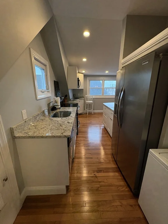 1 bed, 1 bath apartment for rent at 97 Washington St Unit 3, Gloucester — photo 5 of 15