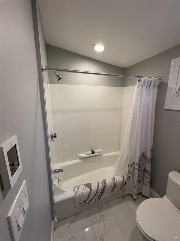 1 bed, 1 bath apartment for rent at 97 Washington St Unit 3, Gloucester — photo 7 of 15
