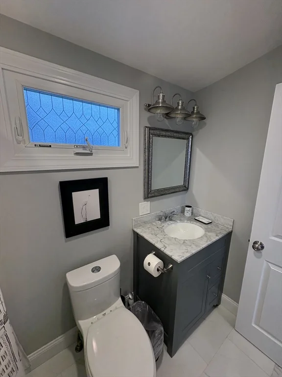 1 bed, 1 bath apartment for rent at 97 Washington St Unit 3, Gloucester — photo 6 of 15