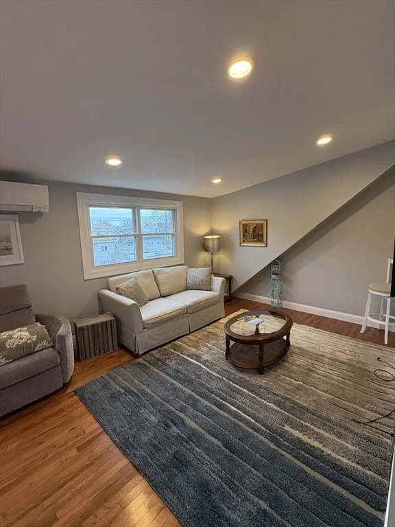 1 bed, 1 bath apartment for rent at 97 Washington St Unit 3, Gloucester — photo 13 of 15