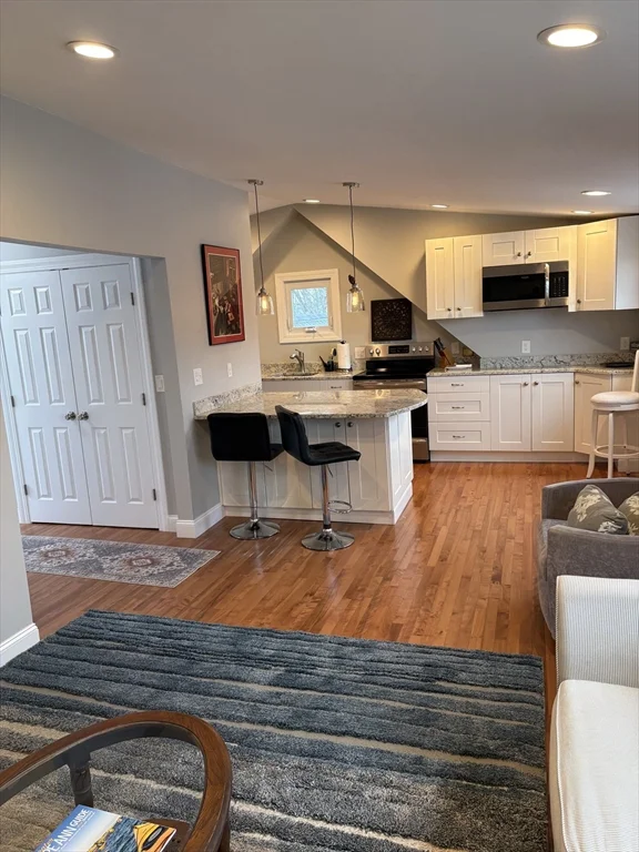 1 bed, 1 bath apartment for rent at 97 Washington St Unit 3, Gloucester — photo 3 of 15