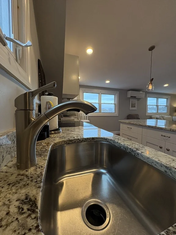 1 bed, 1 bath apartment for rent at 97 Washington St Unit 3, Gloucester — photo 8 of 15