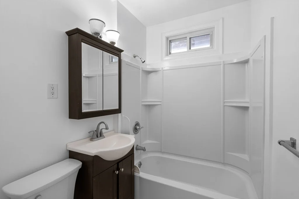 3 bed, 1 bath apartment for rent at 97 Welles Ave Unit 3, Dorchester — photo 6 of 10