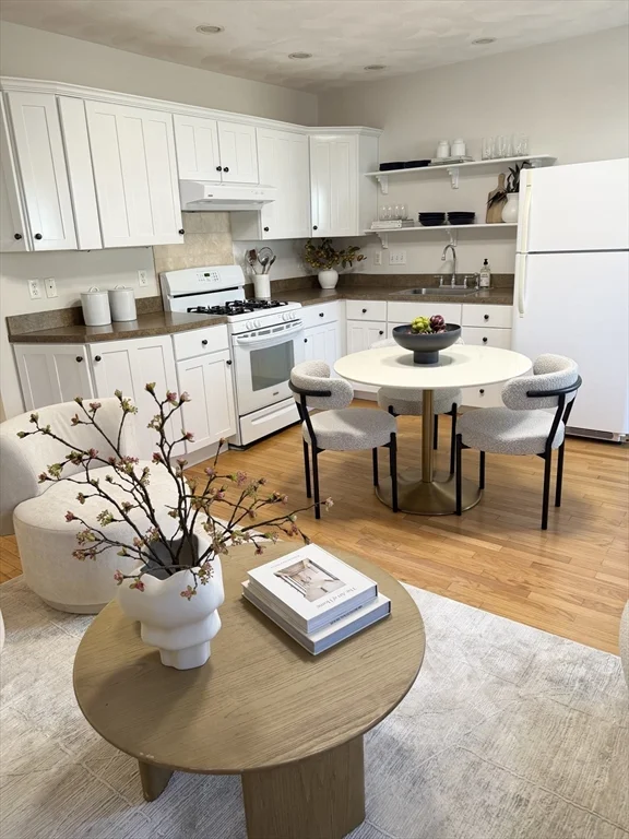 1 bed, 1 bath apartment for rent at 97 Winthrop Shore Dr Unit 1R, Winthrop Beach — photo 1 of 12