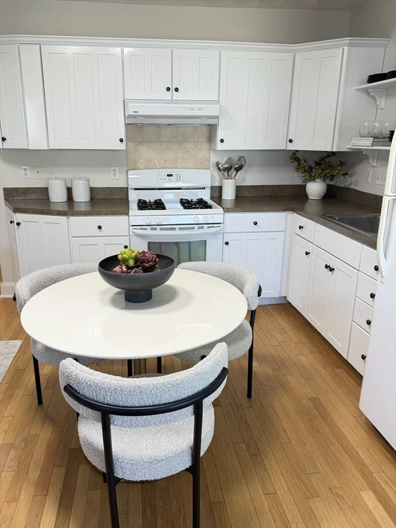 1 bed, 1 bath apartment for rent at 97 Winthrop Shore Dr Unit 1R, Winthrop Beach — photo 2 of 12