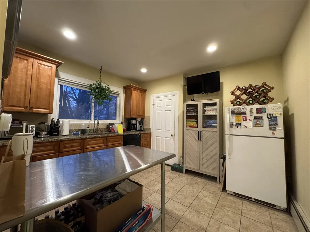 3 bed, 1 bath apartment for rent at 971 Broadway Unit 1, Davis Square — photo 8 of 21