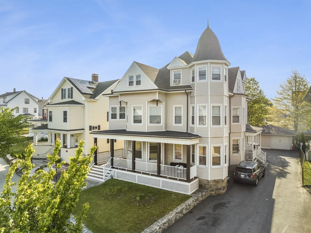 3 bed, 1 bath apartment for rent at 974 Plymouth Ave Unit 3, Fall River — photo 1 of 9