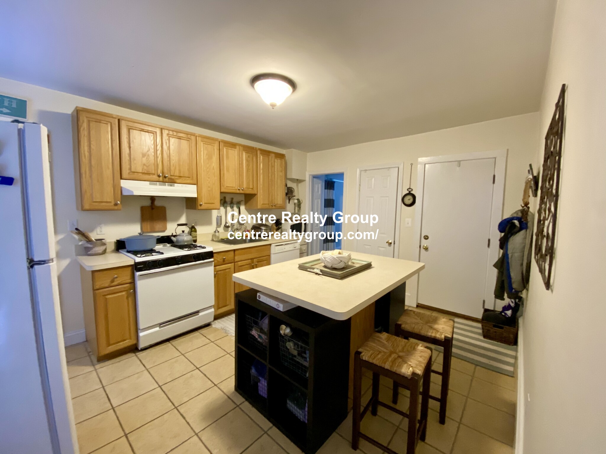 2 bed, 1 bath apartment for rent at 975 Chestnut St Unit 1, Newton Upper Falls — photo 2 of 7