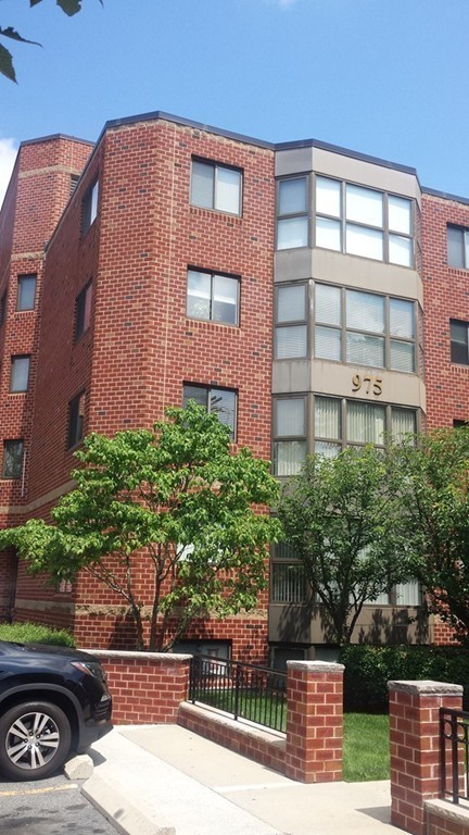 2 bed, 2 bath apartment for rent at 975 Massachusetts Ave Unit 109, Arlington — photo 2 of 14