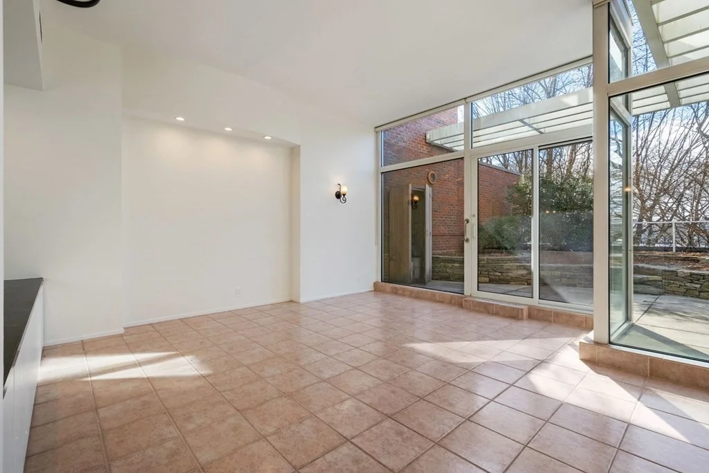 3 bed, 2 bath apartment for rent at 975 Memorial Dr Unit 204, West Cambridge — photo 5 of 36