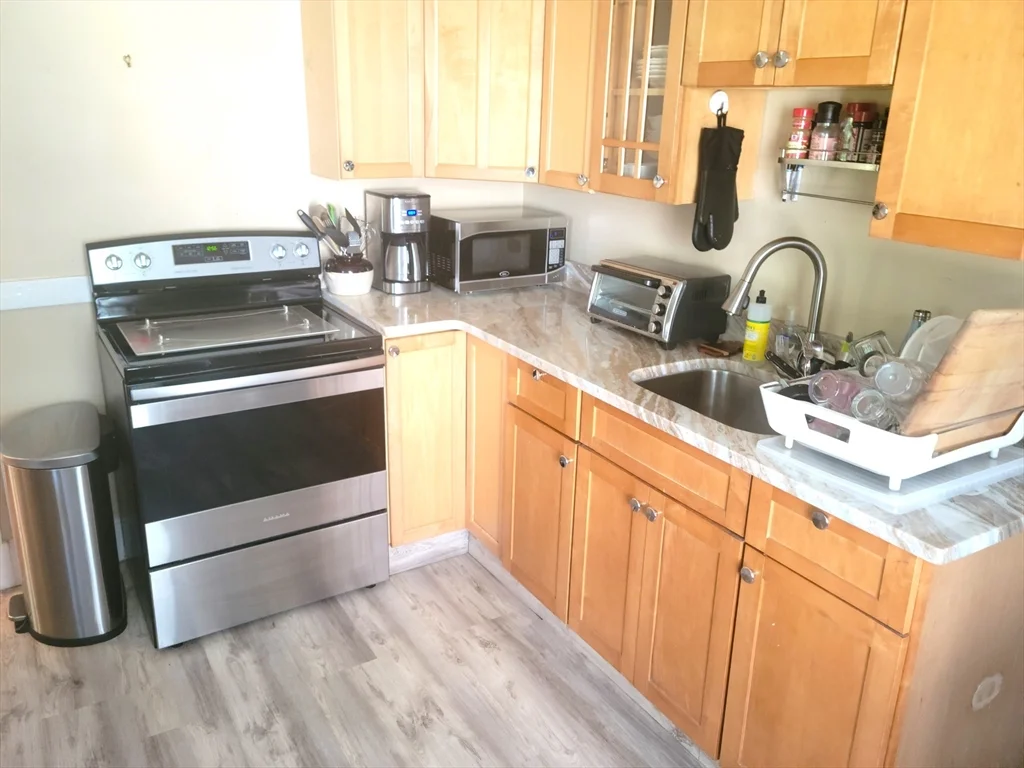 1 bed, 1 bath apartment for rent at 977 Hancock Unit 2, Quincy