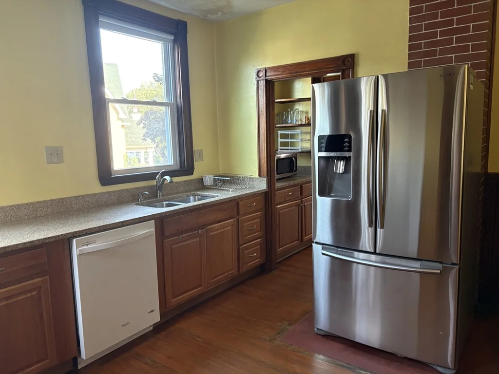 3 bed, 1 bath apartment for rent at 977 South St Unit 1, Roslindale — photo 5 of 26