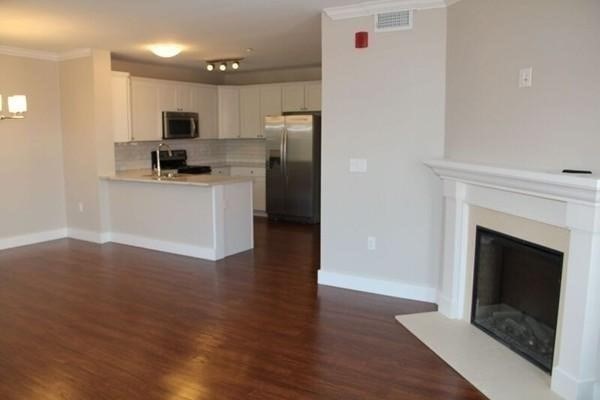 2 bed, 2 bath apartment for rent at 978 Worcester St Unit 403, Wellesley — photo 4 of 7