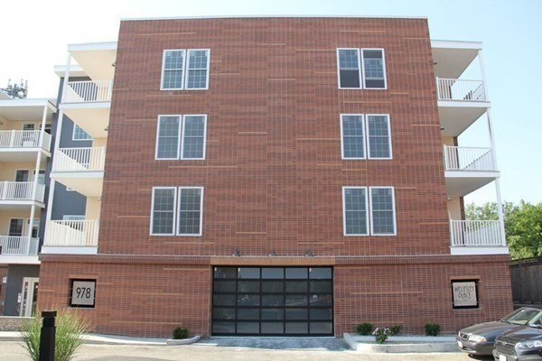 2 bed, 2 bath apartment for rent at 978 Worcester St Unit 403, Wellesley — photo 2 of 7